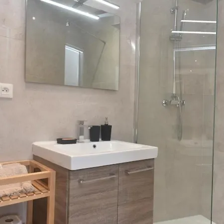 Apartamento Nice 28M 5 Min Walk From The Beach Gravette!